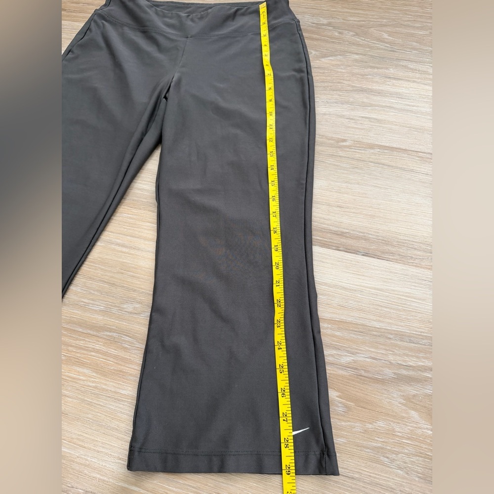 Nike Women's Size S Athletic Capri Pants - Picture 6 of 7